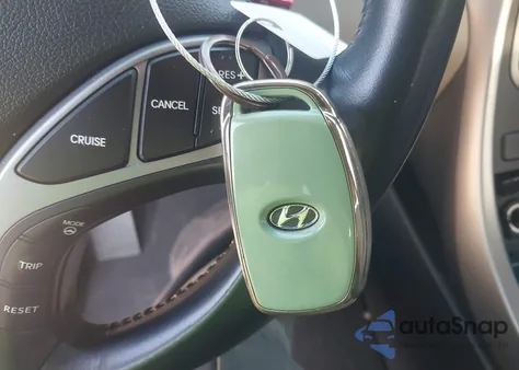 2015 Hyundai Elantra Limited z USA, uszkodzony, nr VIN 5NPDH4AE1FH583606